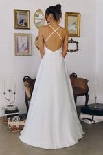 Vestido Longo Branco Alças Finas com Decote Fluido Branco