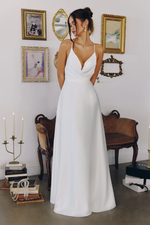Vestido Longo Branco Alças Finas com Decote Fluido Branco