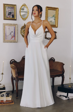 Vestido Longo Branco Alças Finas com Decote Fluido Branco