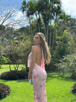 Vestido Longo com Alça Grosa Decote nas Costas Todo em Paetê Rosa