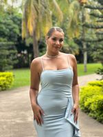Vestido Longo com Alças Finas, Com Babado na Frente  e Fenda Azul