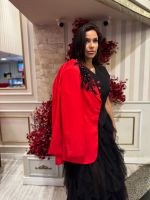 Blazer Alfaiataria com Bordado Aplicado e Botão Frontal Vermelho