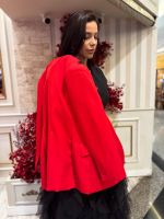 Blazer Alfaiataria com Bordado Aplicado e Botão Frontal Vermelho