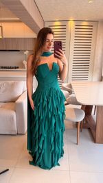 Vestido Longo com Babados e Decote Estruturado Verde