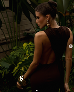 Vestido Longo Gola Redonda com Decote nas Costas e Capa Marrom