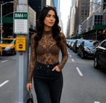 Blusa Gola Alta Arabesco em Tule Marrom