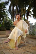 Vestido Longo Um Ombro Com Capa