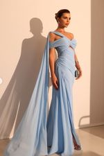 Vestido Longo Assimétrico de Um Ombro com Laço Azul Claro