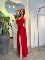 Vestido Longo de Licra com Amarração no Pescoço, Decote em V e Drapeado na Cintura Vermelho