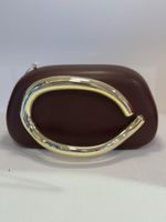 Bolsa de Mão Dura com Agarrador Dourado