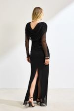 Vestido Longo Manga Longa com Fenda Preto