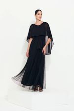 Vestido Longo Plissado Com Capa Fluida Preto