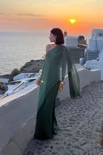 Vestido Longo Um Ombro Fluido Verde Oliva