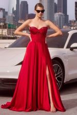 Vestido Longo com Corset Bordado em Florzinhas e Saia Ampla Vermelho