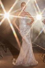 Vestido Longo Tomara que Caia Decote em V e Transparência e Brilho Prata