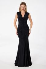 Vestido Longo Decote V, Tipo Regata, Todo Drapeado Preto
