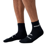 Meia Brooks Cano Médio Run-In Quarter Unissex Preta (3 pares)