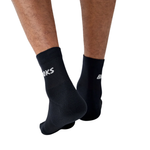 Meia Brooks Cano Médio Run-In Quarter Unissex Preta (3 pares)