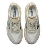 Tênis New Balance FuelCell Rebel V5 Masculino Cinza Pastel