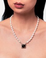 Colar Reflekt Pearl 21 - Pérola Branca e Quartzo Fumê | Reflekt Pearl 21 Necklace - White Pearl and Smoky Quartz
