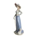 Mulher e Cachorro em Porcelana