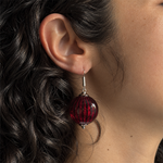 Brinco Aura Vermelho com Linhas Pretas