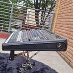 Mesa de som Mackie 16 Canais com Efeitos USADO