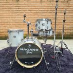 Bateria 16 Nagano Beat Silver Sparkle com Ferragens e banco SALDÃO