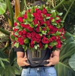 Arranjo Só Rosas com Folhagem