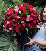 Arranjo Só Rosas com Folhagem
