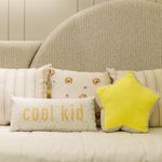 Almofada Infantil Cool Kid com Bolinhas Azuis com Enchimento 52 x 24 cm