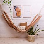 Rede de Descanso Listrada Caramelo e Off White - Estilo Boho para Sala e Varanda