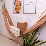 Rede de Descanso Listrada Caramelo e Off White - Estilo Boho para Sala e Varanda
