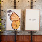 Kit Decorativo de Parede com Quadro Borboleta e Quadro Bordado em Linho