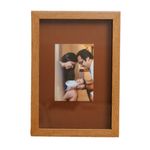 Quadro Personalizado Memórias: Sua Foto em Moldura Caixa com Fundo Marrom e Vidro