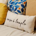 Almofada Baguete Casa é Templo Tecido em Bouclé Off White