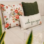 Almofada Decorativa Floral Vintage 45x45cm em Tecido Bouclé