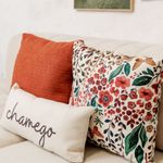 Almofada Floral Jardim Encantado Vermelha e Rosa 45x45cm com Enchimento