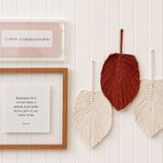 Quadro Sêneca: Frase Estoica e Moldura Caixa Vidro Flutuante 35x35cm