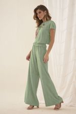 T - SHIRT CROPPED TEXTURA C/ FLORAL FRENTE