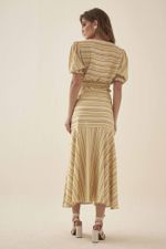 BLUSA LISTRA TEXTURA COM PALA DE LASTEX