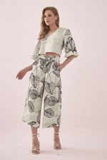 CALÇA CROPPED MAXI FOLHA ASTROMÉLIA C/ AMARRAÇÃO