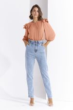 BLUSA LISA EM CREPE C/ BABADO DUPLO NA MANGA