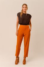 CALÇA PLANA LISA C/ BOLSO FACA
