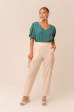 CALÇA PLANA LISA C/ BOLSO FACA