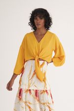 BLUSA LISA EM CREPE C/ AMARRAÇÃO FRENTE