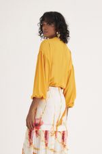 BLUSA LISA EM CREPE C/ AMARRAÇÃO FRENTE