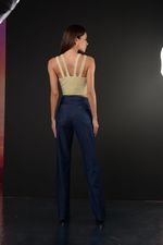 CALÇA LYCRA PERNA RETA C/ DETALHE DE PENCE FRENTE