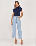 CALÇA JEANS MOM FIT C/ RECORTES