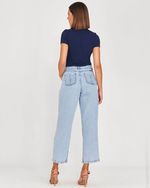 CALÇA JEANS MOM FIT C/ RECORTES